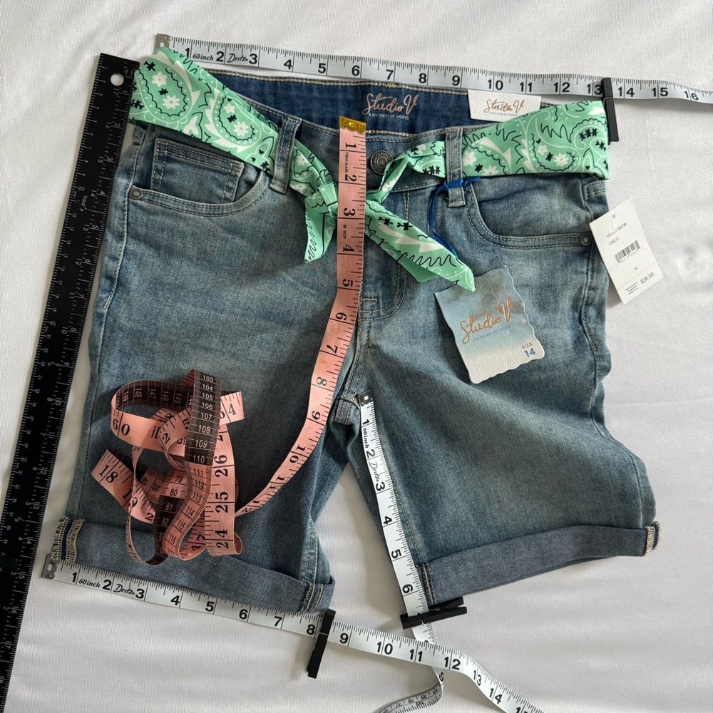 Studio V High-Waisted Denim Shorts with Bandana Scarf Belt - Girls Size 14 NWT - Picture 3 of 8